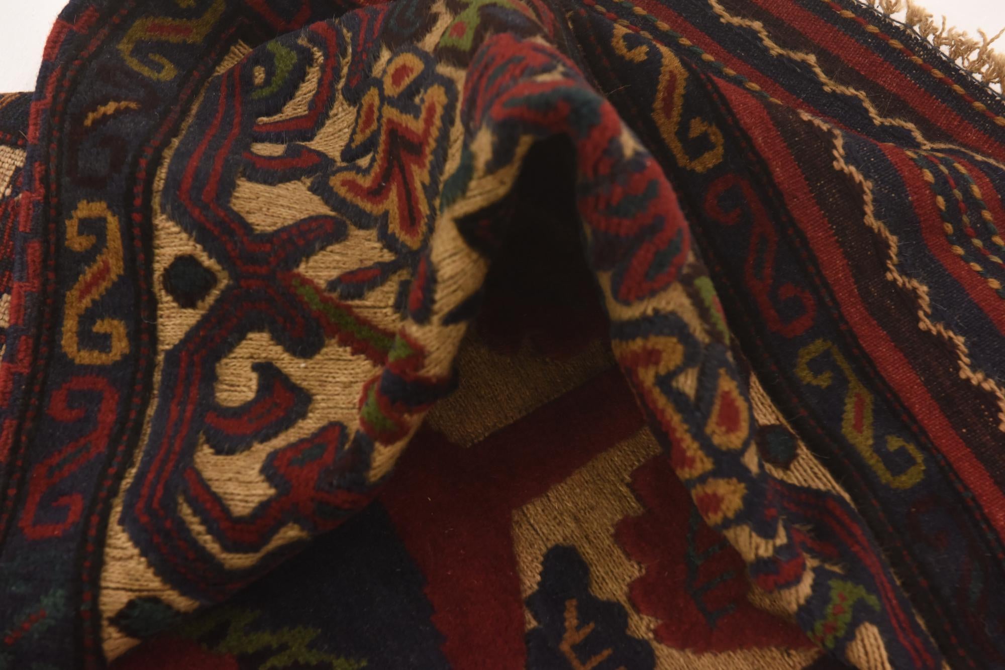 4' x 6' 2 Hand Knotted Sumak Wool Rug