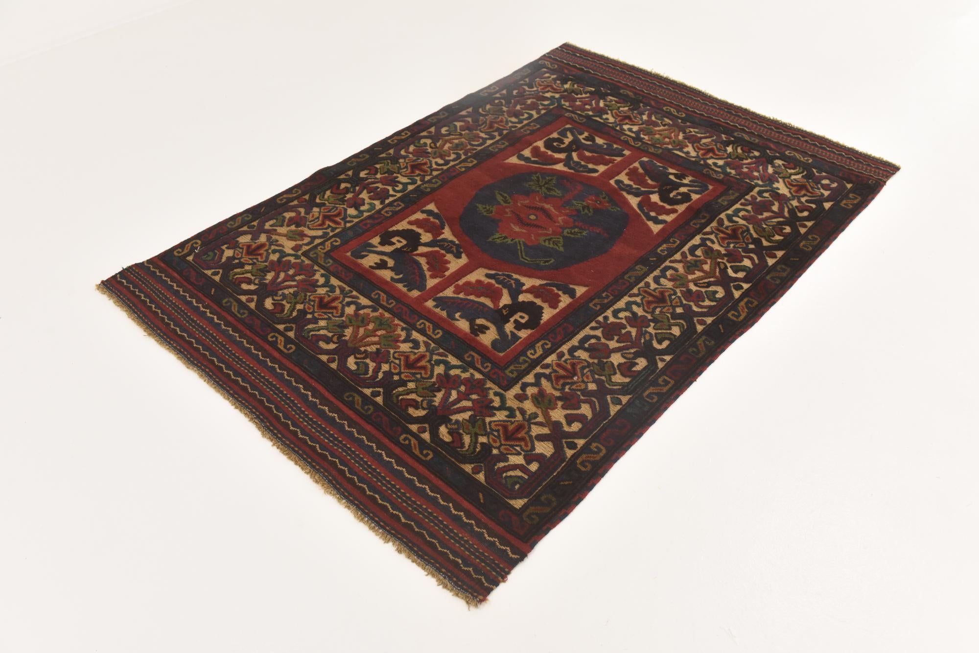 4' x 6' 2 Hand Knotted Sumak Wool Rug