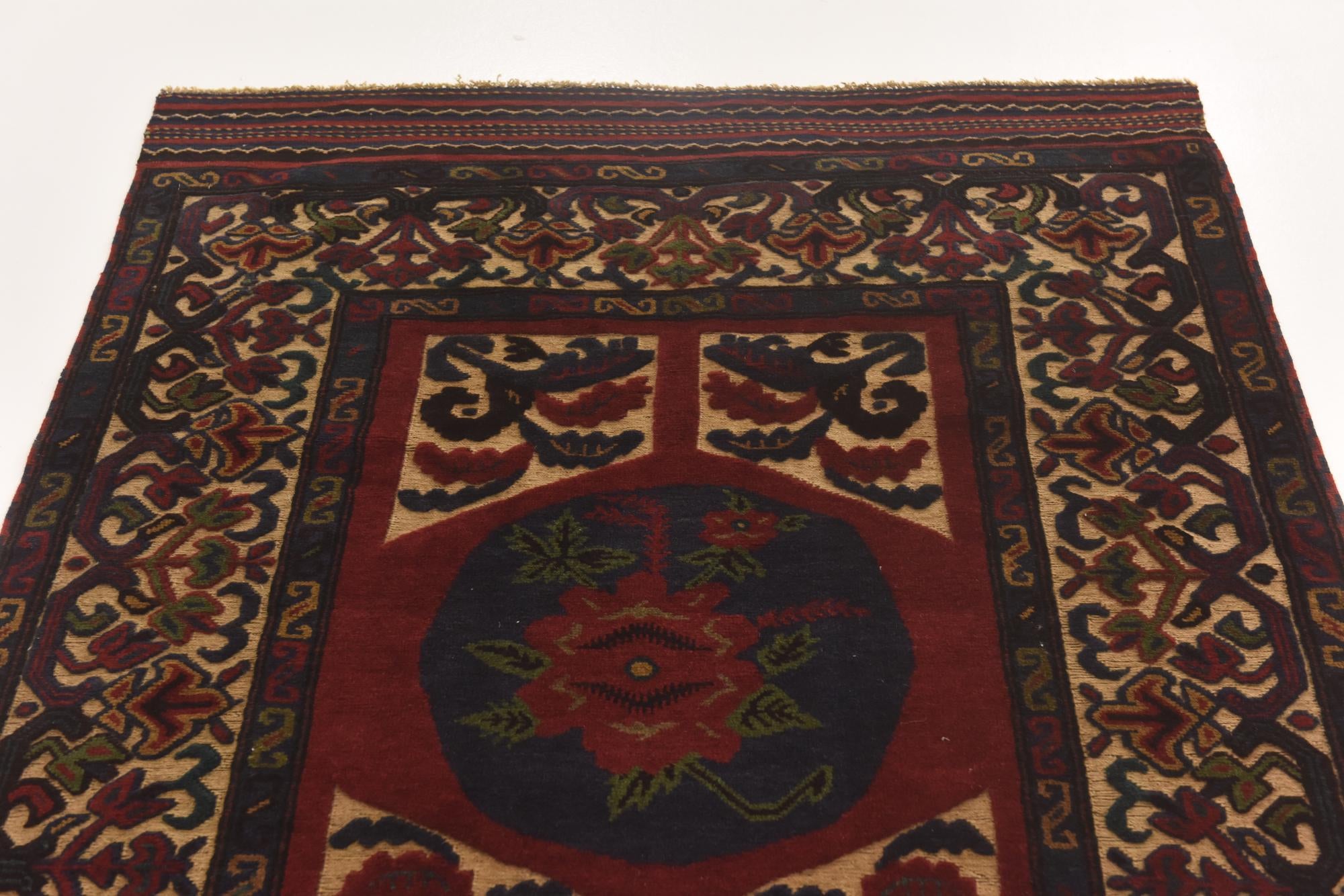 4' x 6' 2 Hand Knotted Sumak Wool Rug