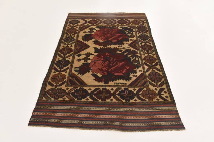 Detail image of 3' 11 x 6' 3 Hand Knotted Sumak Wool Rug