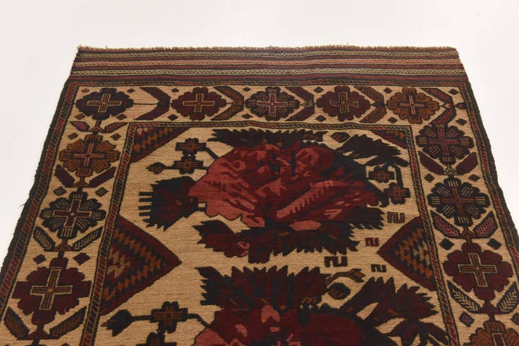Detail image of 3' 11 x 6' 3 Hand Knotted Sumak Wool Rug