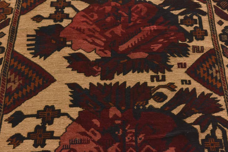Detail image of 3' 11 x 6' 3 Hand Knotted Sumak Wool Rug