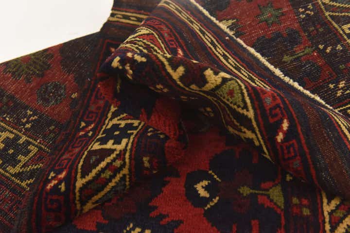 2' 9 x 4' 6 Hand Knotted Sumak Wool Rug