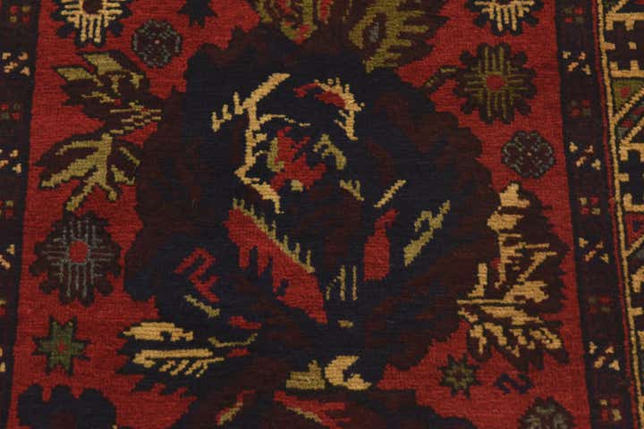 2' 9 x 4' 6 Hand Knotted Sumak Wool Rug