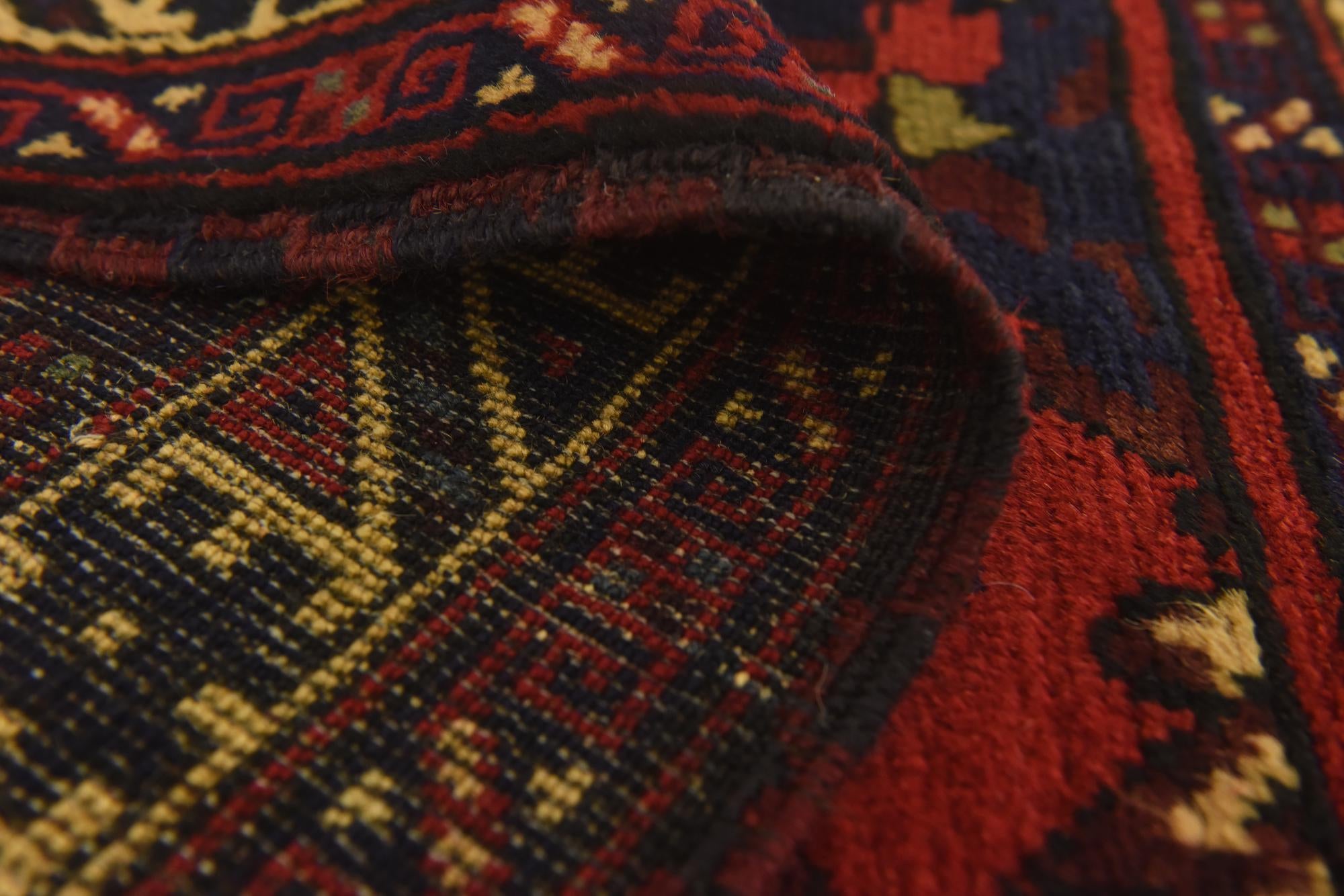 2' 9 x 4' 6 Hand Knotted Sumak Wool Rug