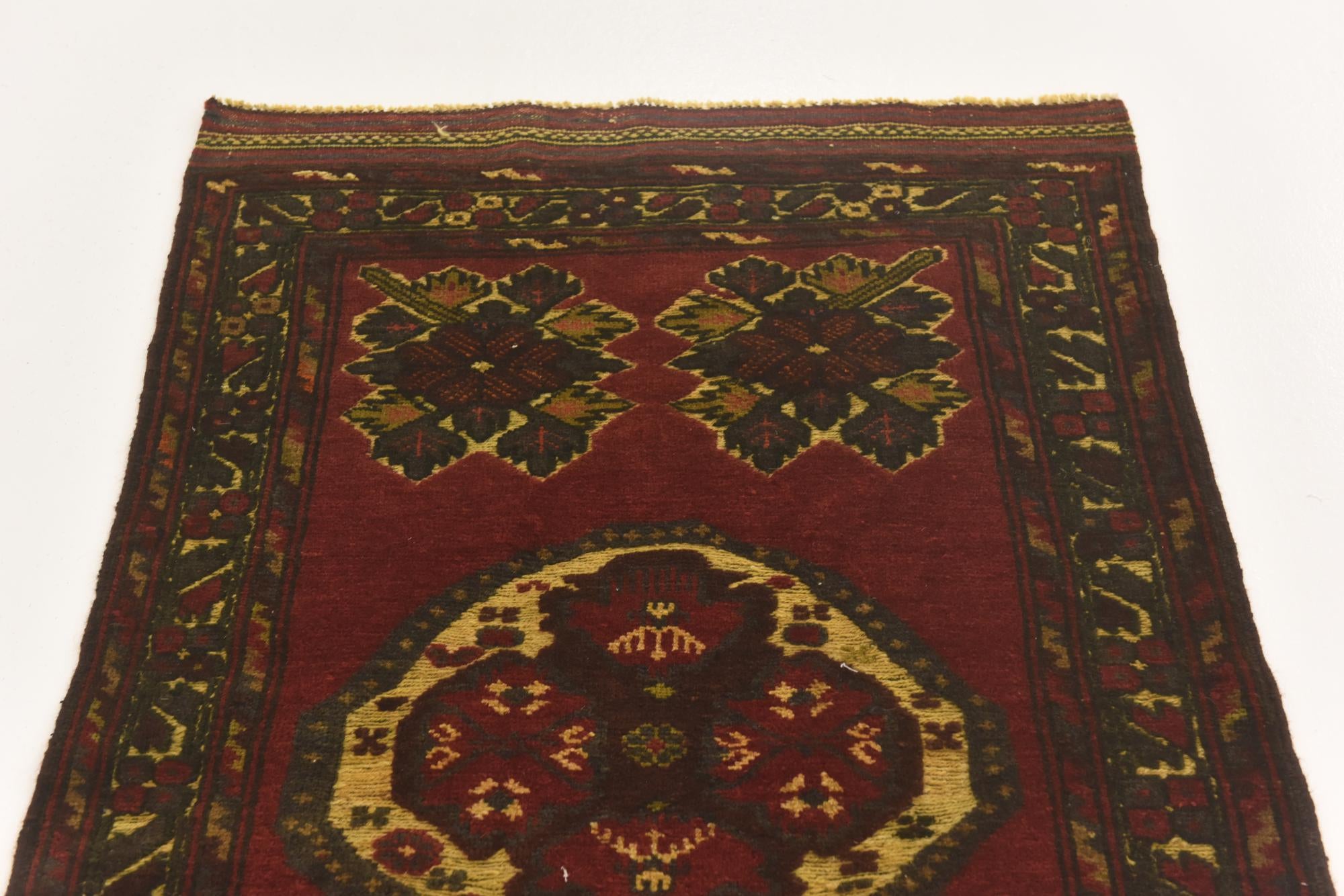 2' 10 x 5' Hand Knotted Sumak Wool Rug