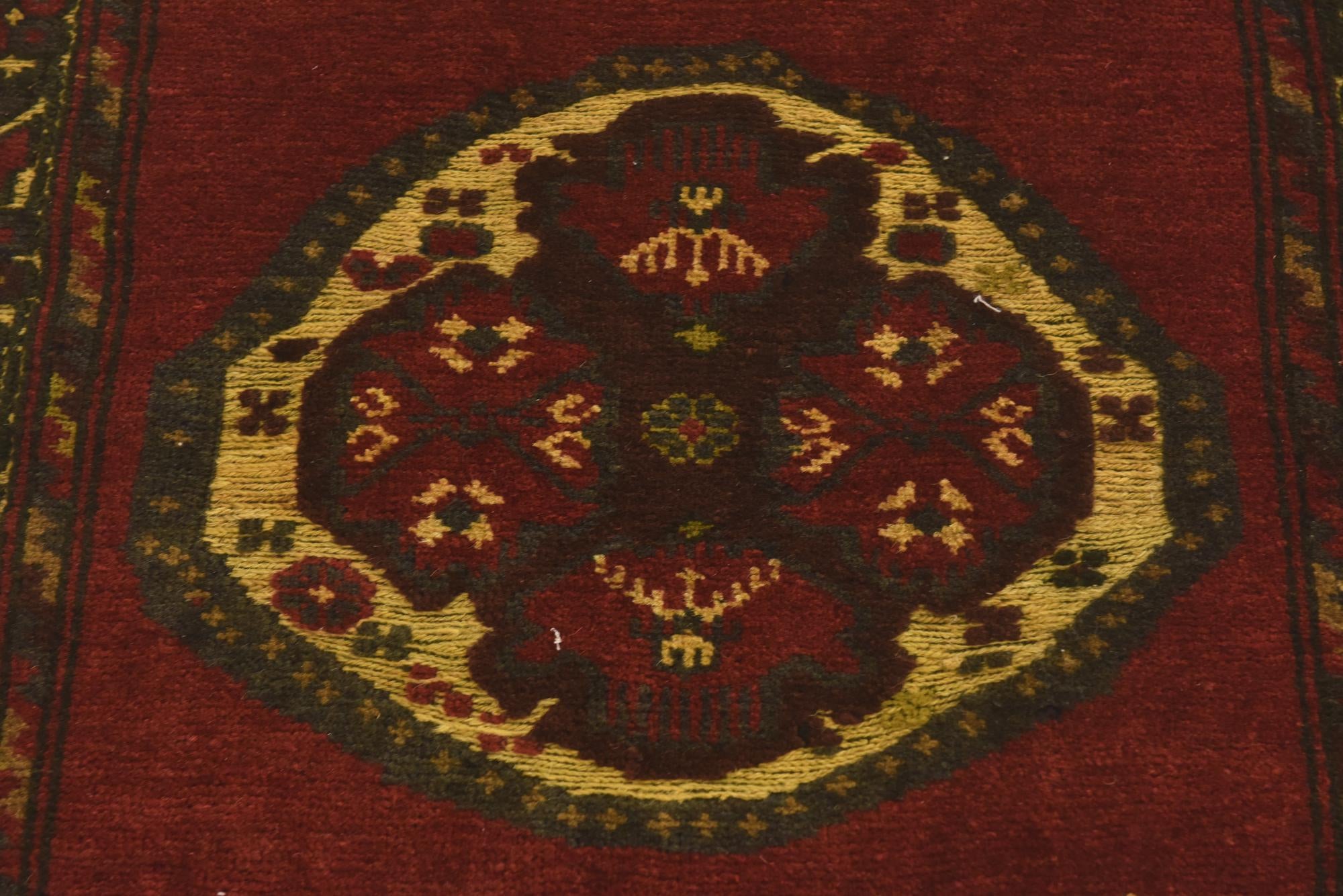 2' 10 x 5' Hand Knotted Sumak Wool Rug