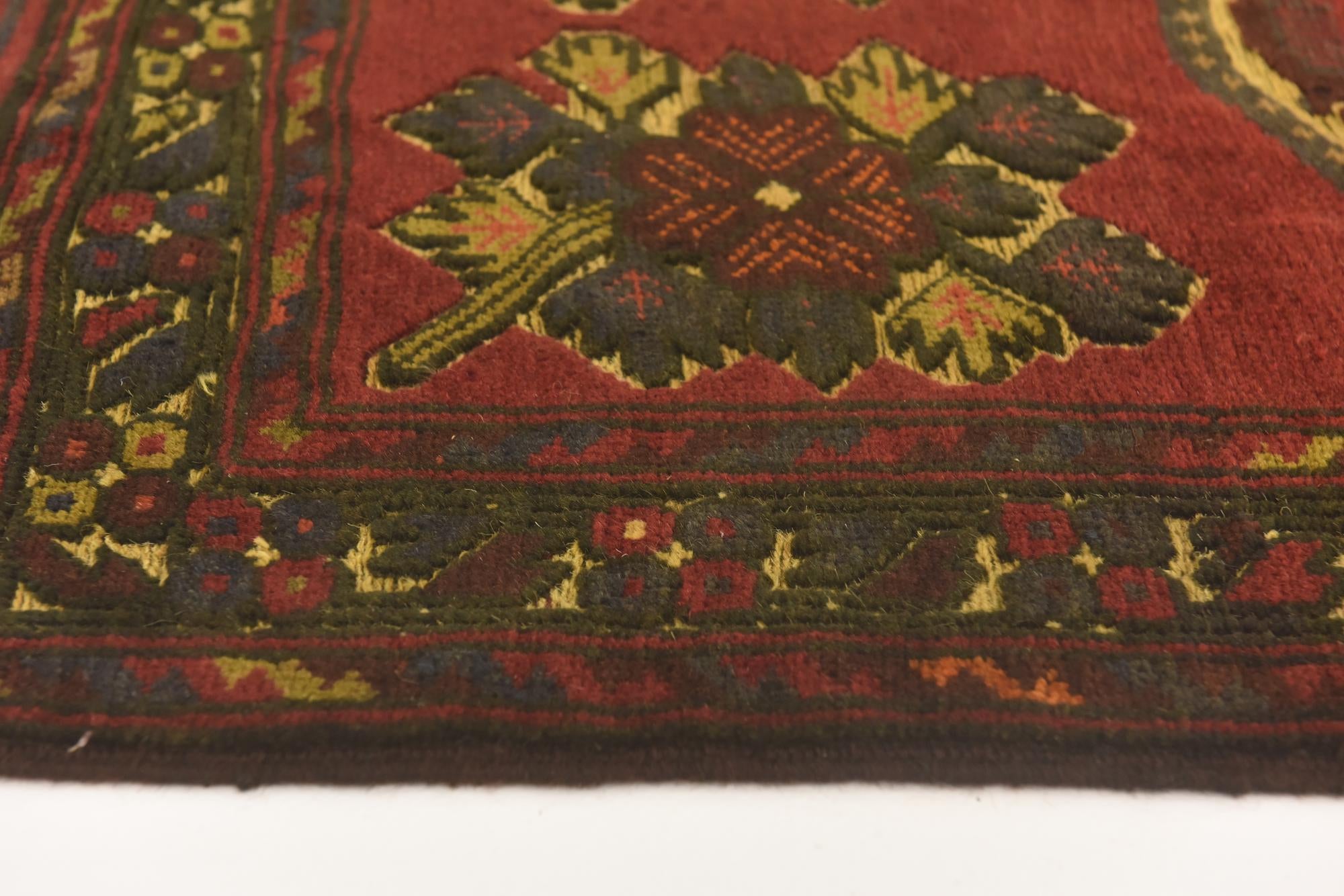 2' 10 x 5' Hand Knotted Sumak Wool Rug