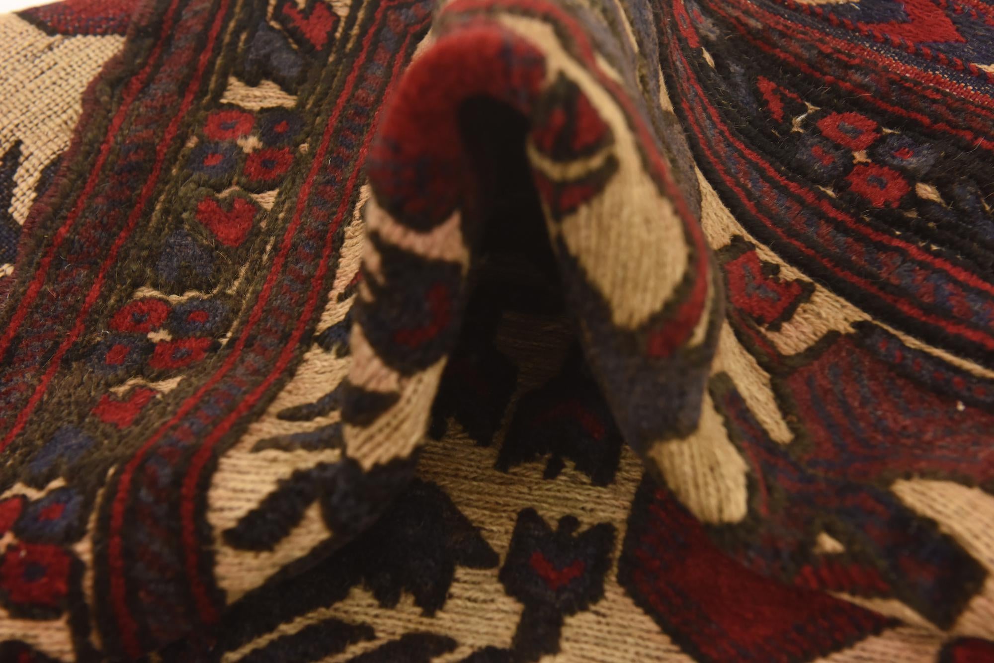 3' x 4' 5 Hand Knotted Sumak Wool Rug