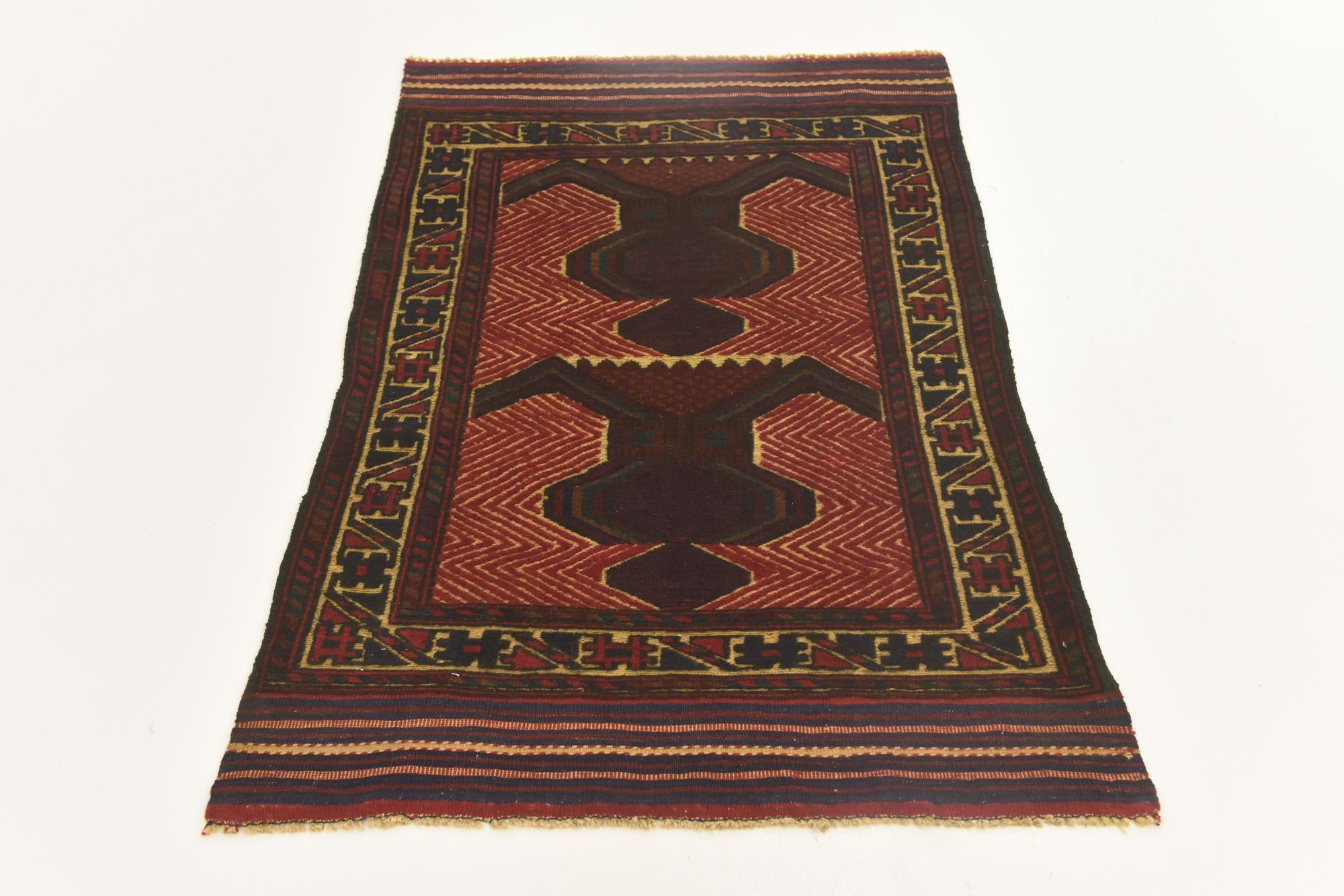 2' 10 x 4' 6 Hand Knotted Sumak Wool Rug