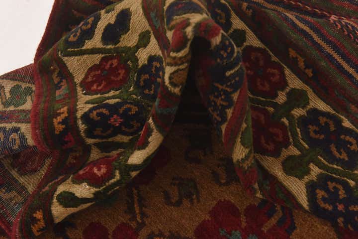 4' 4 x 5' 10 Hand Knotted Sumak Wool Rug