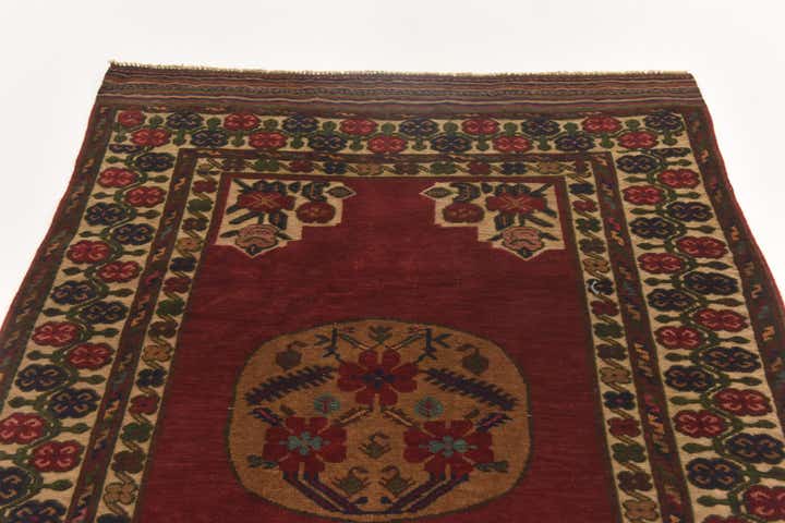 4' 4 x 5' 10 Hand Knotted Sumak Wool Rug
