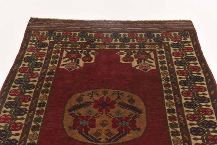 Detail image of 4' 4 x 5' 10 Hand Knotted Sumak Wool Rug
