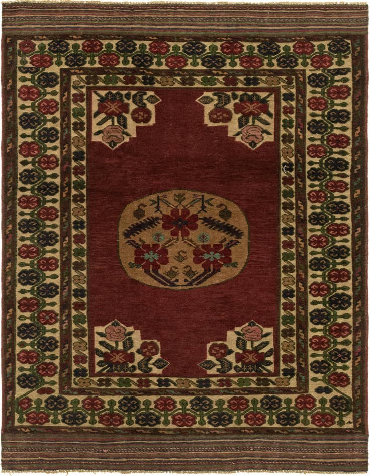 Detail image of 4' 4 x 5' 10 Hand Knotted Sumak Wool Rug