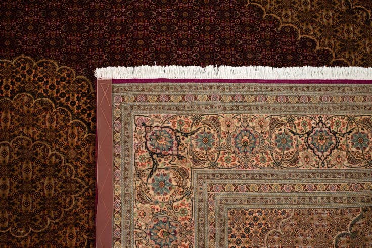 Detail image of 6' 8 x 9' 10 Tabriz Mahi Rug