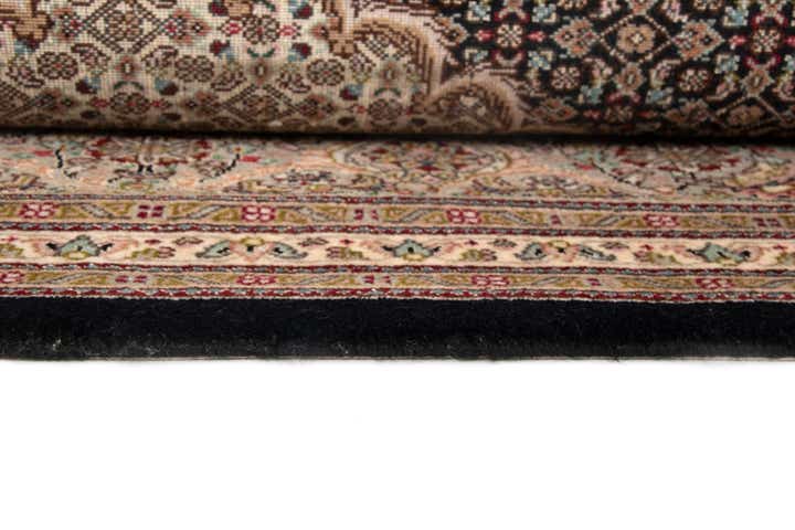 6' 9 x 8' 7 Tabriz Mahi Rug