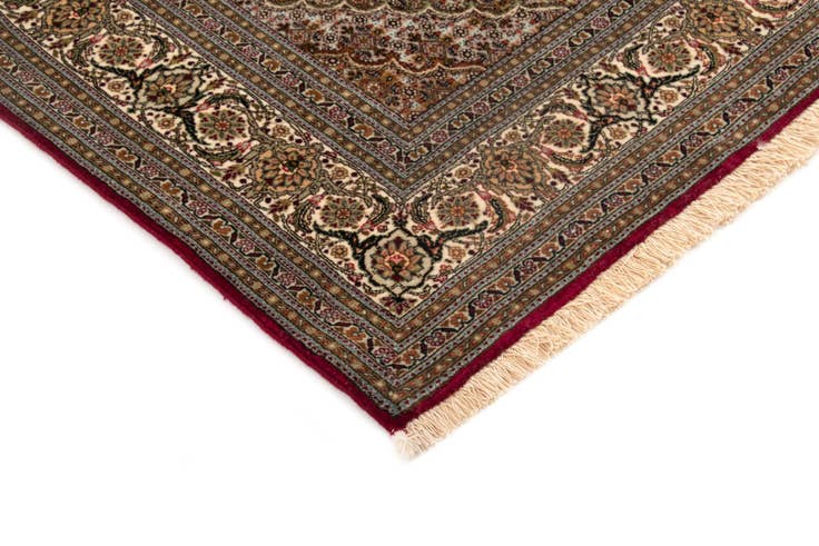 Detail image of 4' 10 x 6' Tabriz Mahi Rug