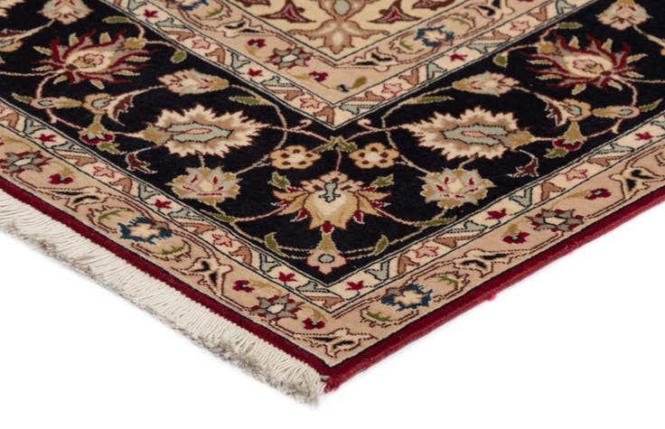 Detail image of 6' 7 x 9' 10 Tabriz Rug