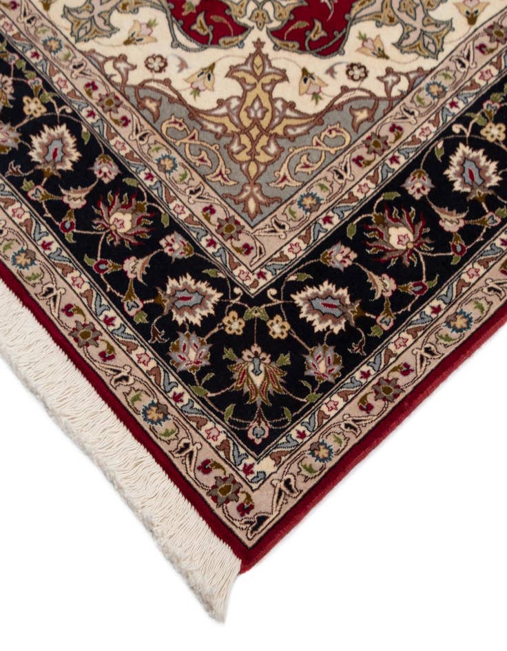 Detail image of 6' 9 x 9' 11 Tabriz Rug