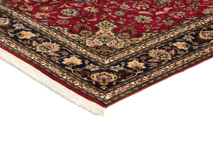 5' 1 x 6' 10 Tabriz Rug