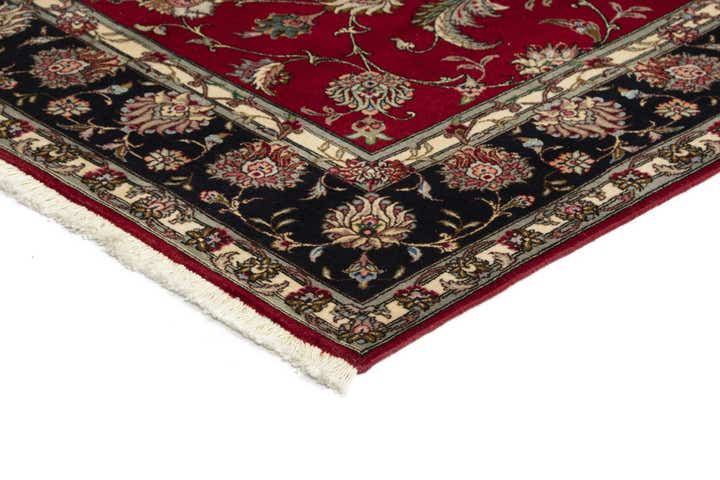 4' 11 x 6' 8 Tabriz Rug