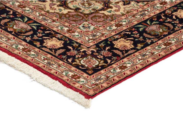 5' 2 x 6' 4 Tabriz Rug