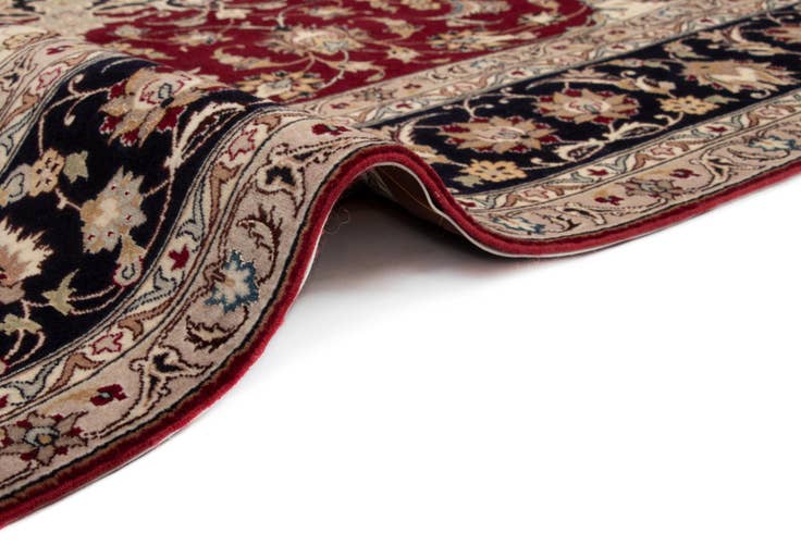 Detail image of 6' 9 x 10' 3 Tabriz Rug