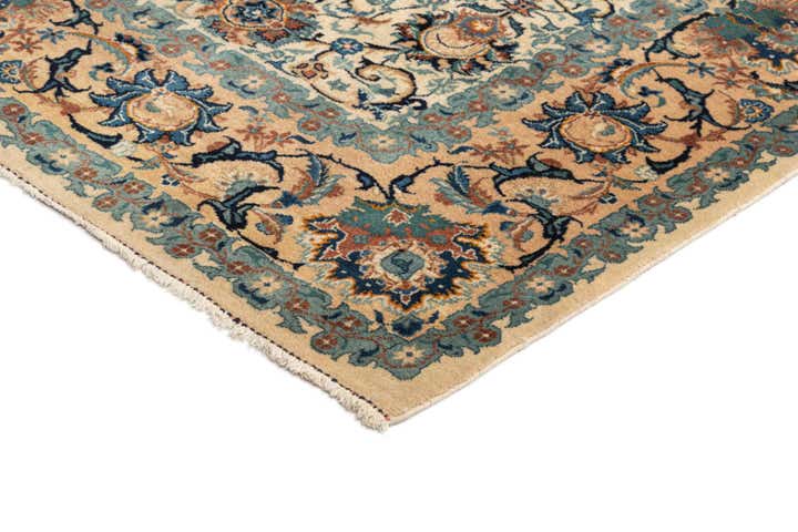 4' 6 x 6' 9 Tabriz Rug