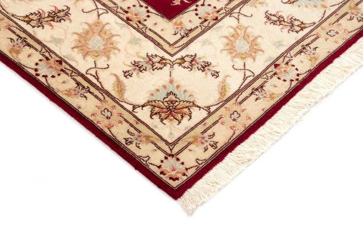 Detail image of 6' 9 x 8' 3 Tabriz Rug
