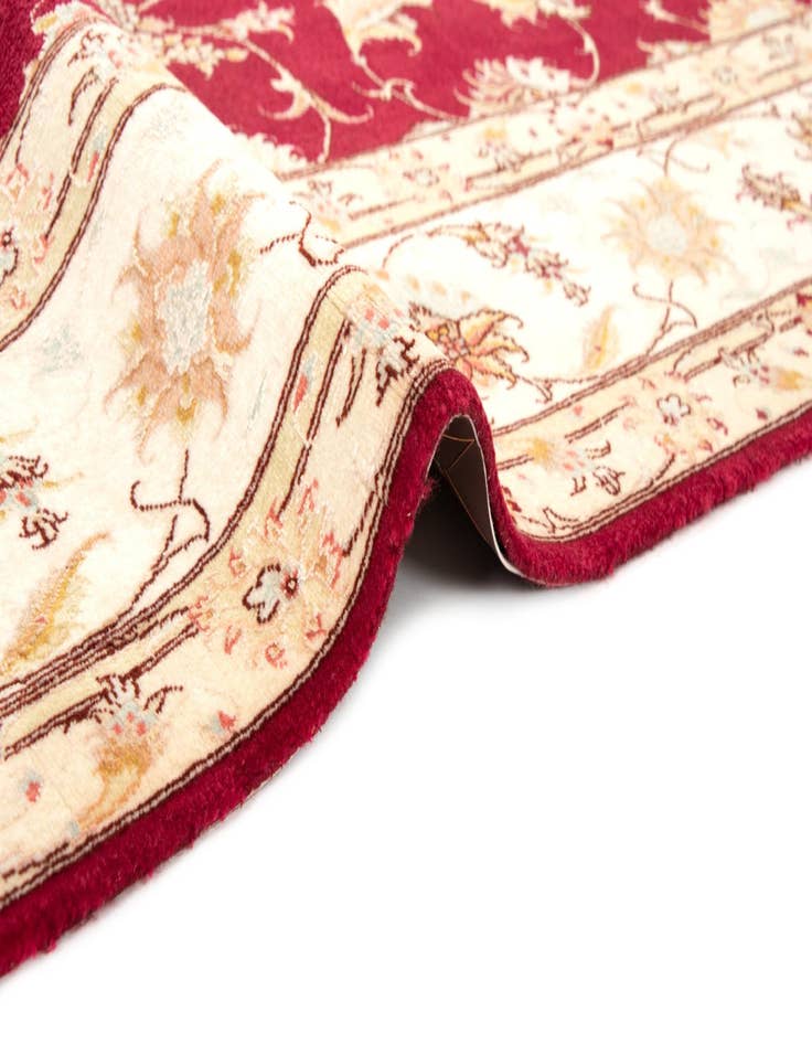 Detail image of 6' 9 x 8' 3 Tabriz Rug