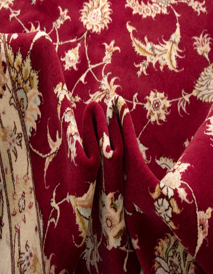 Detail image of 6' 9 x 8' 3 Tabriz Rug