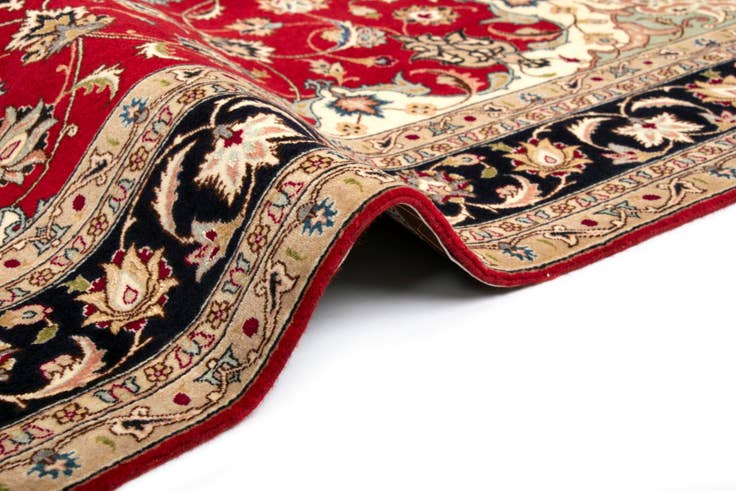 Detail image of 5' x 6' 10 Tabriz Rug
