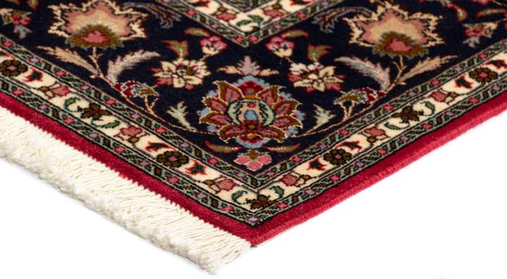 4' 11 x 6' 8 Tabriz Rug