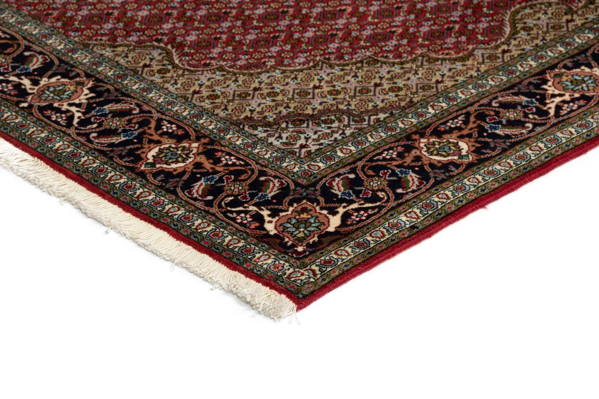 4' 10 x 6' 7 Tabriz Rug