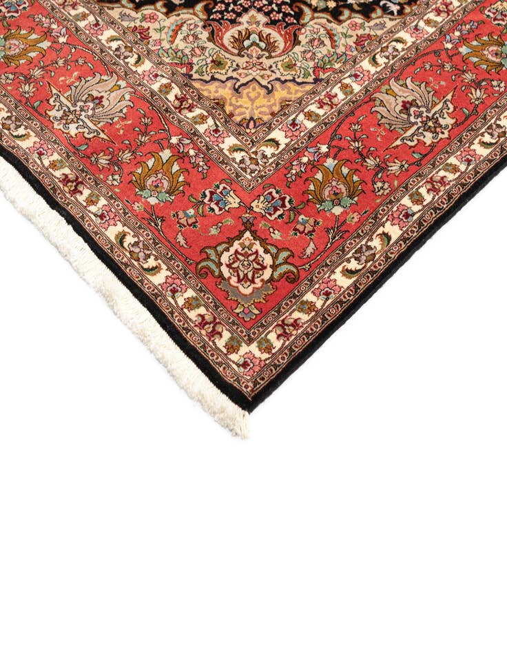 Detail image of 6' 11 x 8' 4 Tabriz Rug