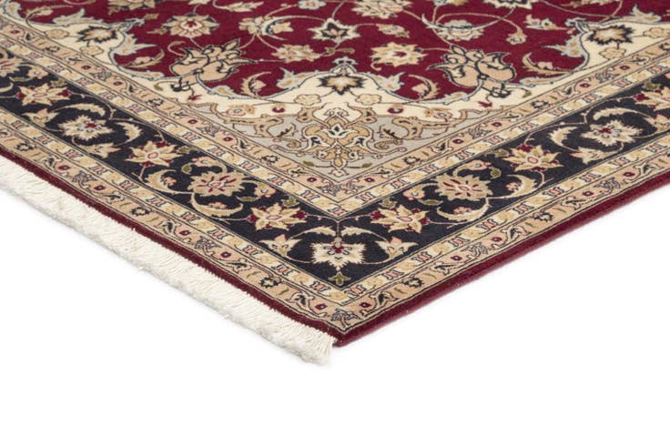 Detail image of 5' 1 x 6' 9 Tabriz Rug