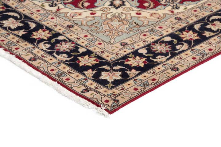 5' x 6' 9 Tabriz Rug