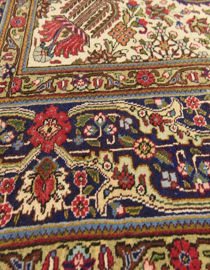 Detail image of 9' 9 x 12' 10 Tabriz Wool Rug