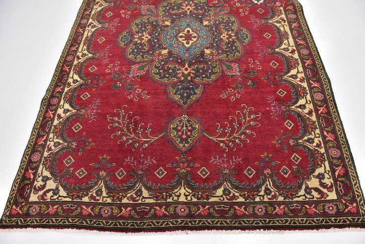 Detail image of 5' 7 x 8' 9 Hand Knotted Tabriz Persian Wool Rug