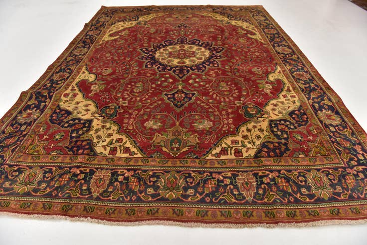 Detail image of 9' 7 x 12' 10 Hand Knotted Tabriz Persian Wool Rug