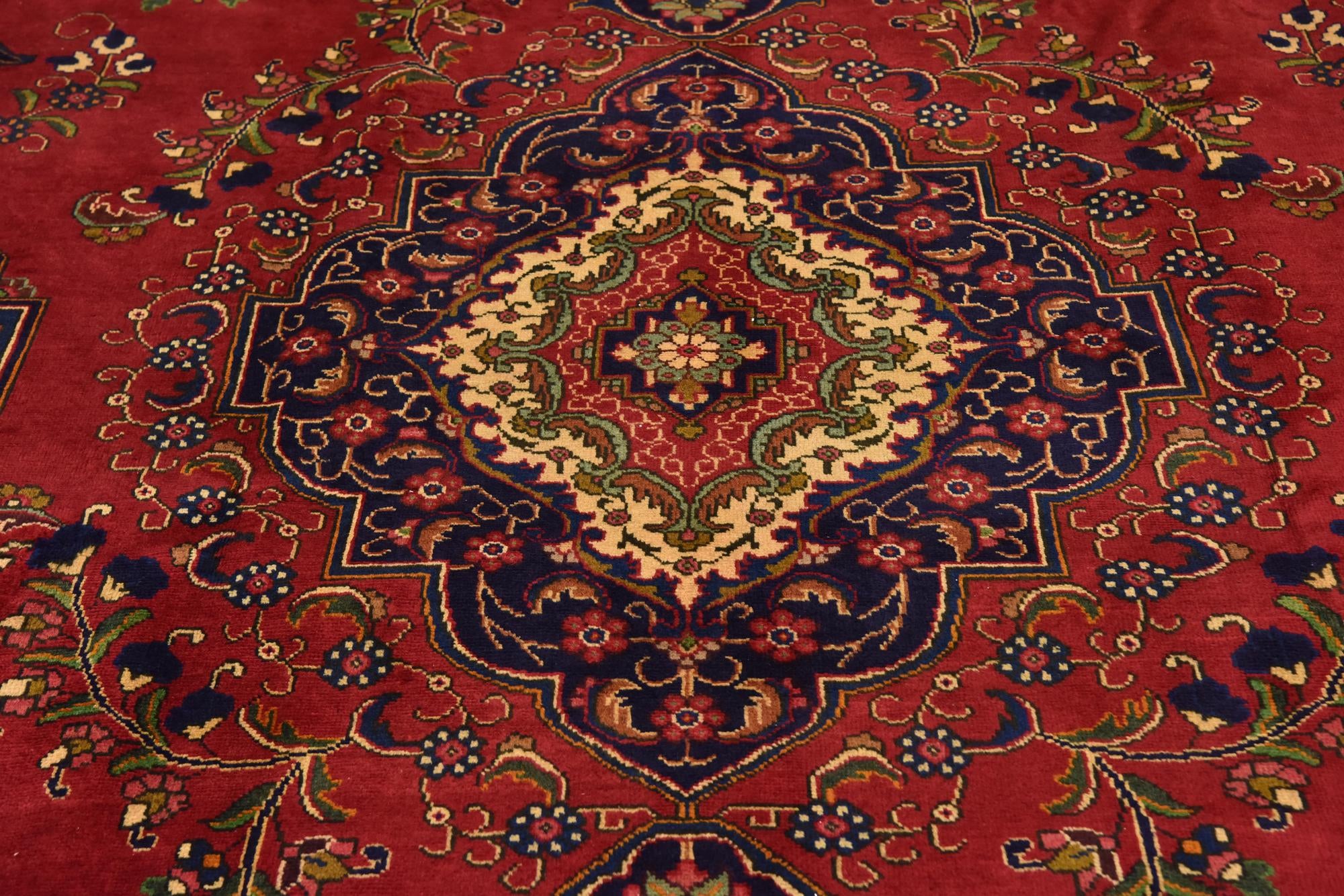 9' 6 x 13' Hand Knotted Tabriz Persian Wool Rug
