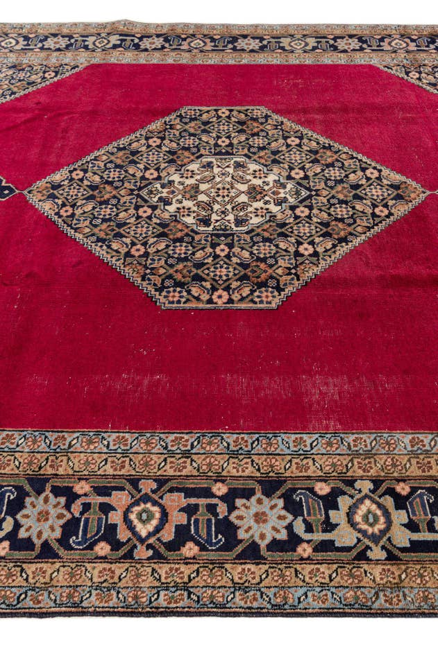 Detail image of 7' 4 x 10' 9 Hand Knotted Tabriz Persian Wool Rug