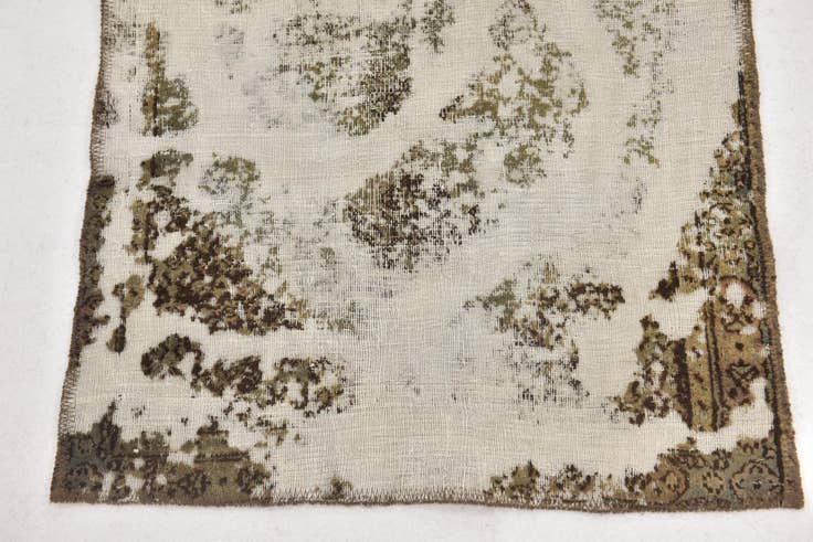 Detail image of 2' 6 x 4' 8 Hand Knotted Ultra Vintage Persian Wool Rug