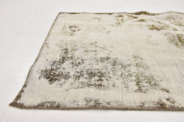 Detail image of 2' 6 x 4' 8 Hand Knotted Ultra Vintage Persian Wool Rug