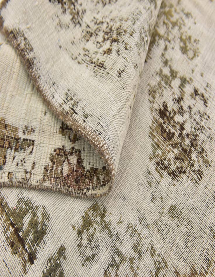 Detail image of 2' 6 x 4' 8  Hand Knotted Ultra Vintage Persian Wool Rug