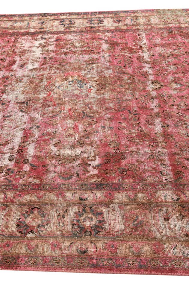 Detail image of 8' x 11' 5 Hand Knotted Ultra Vintage Persian Wool Rug