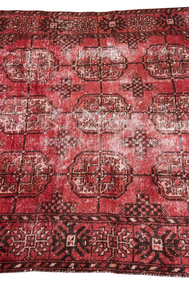 Detail image of 4' x 6' 4 Hand Knotted Ultra Vintage Persian Wool Rug