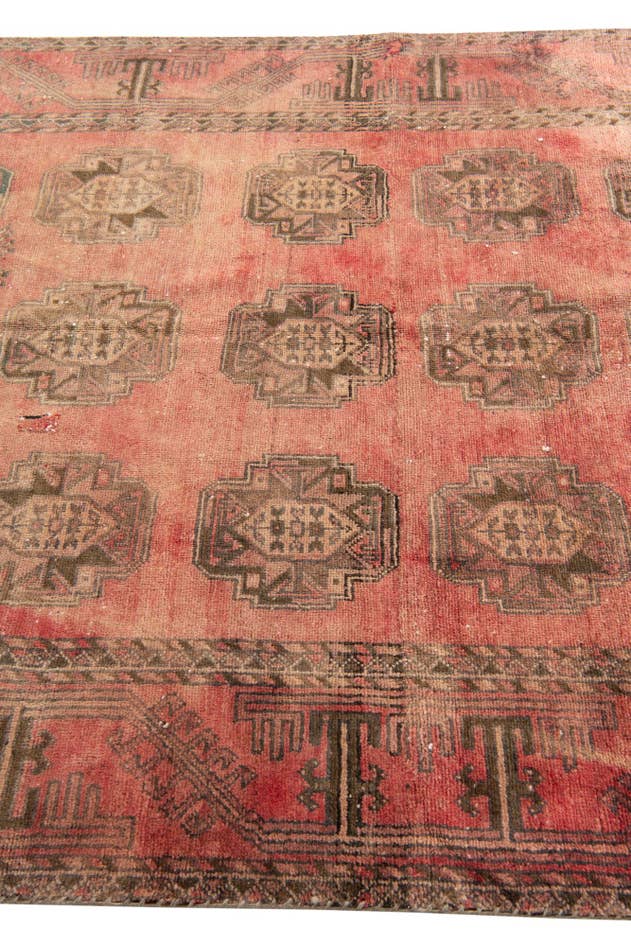 Detail image of 5' 6 x 7' 6 Hand Knotted Ultra Vintage Persian Wool Rug