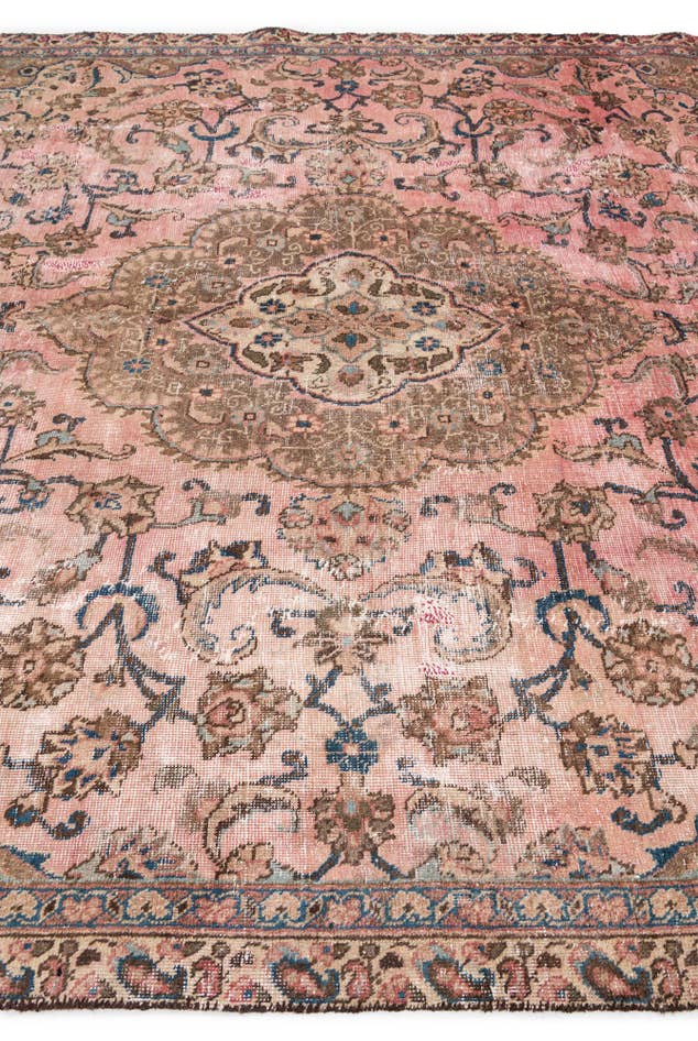 Detail image of 7' 4 x 10' Hand Knotted Ultra Vintage Persian Wool Rug