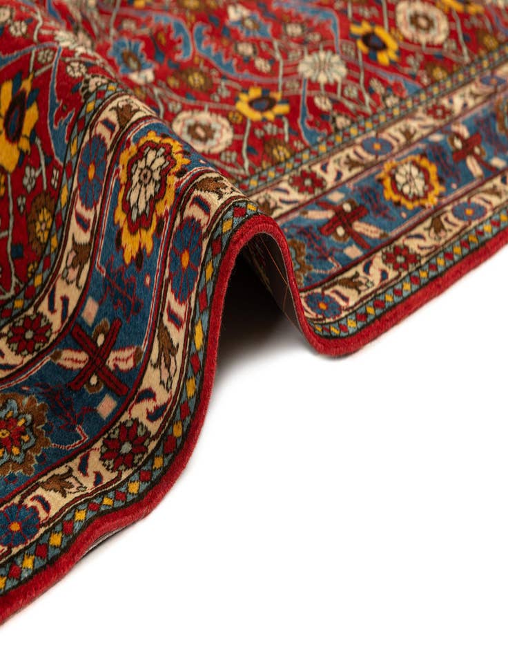 Detail image of 6' 11 x 10' Veramin Rug